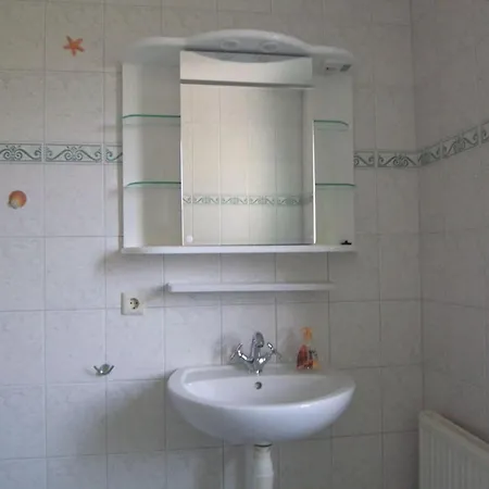 Spacious Near The Seabeach Apartment
