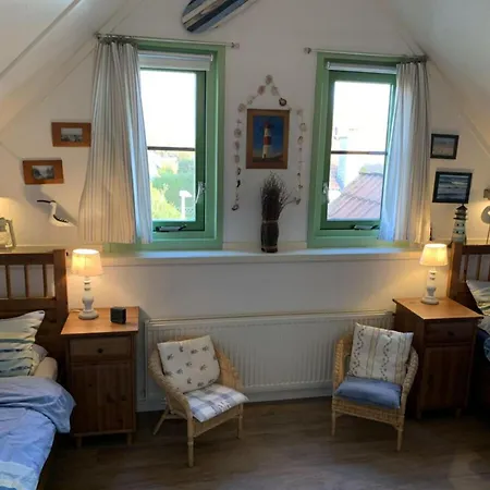 Spacious Near The Seabeach De Zandloper